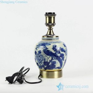 DS106-RZFZ06-A        Retailer online distribution brass base and bulb holder blue and white hand paint  bird floral pattern China traditional porcelain lamp