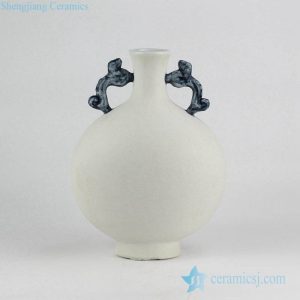 RYUJ19-C       Speckle natural clay style matt white chinaware vase with blue handles