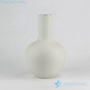 RYUJ19-H     Globular shape crude clay surface pottery vase