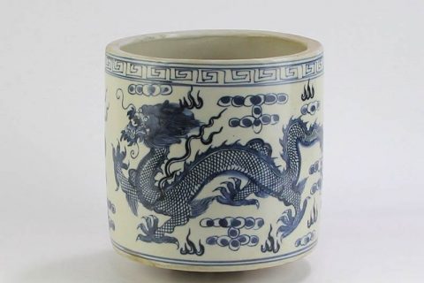 RZKT03     Antique style mud feeling blue and white dragon porcelain brush holder