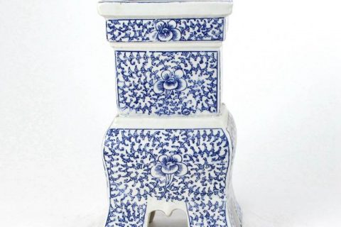 RZMI02    Blue floral porcelain four legs candle holder
