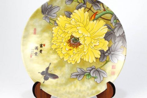 pukoo-001-C     Autumn chrysanthemum with butterfly pattern ceramic home decoration plate