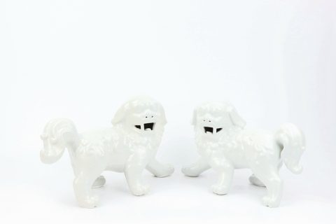 RZKC01-B   Porcelain all white ceramic lion figurine
