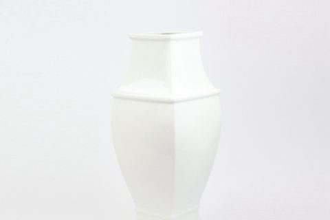 RZOS01   Jingdezhen China made plain white porcelain vase