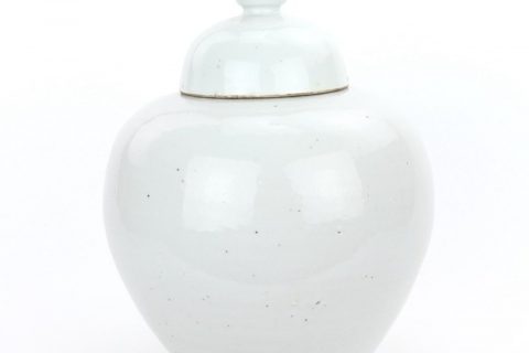 RZPI05-A       Chinese monochrome storage jar with candle knob lid