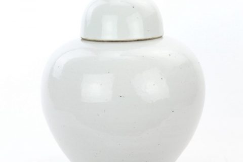 RZPI13       Small covered refractory storage ceramic jar