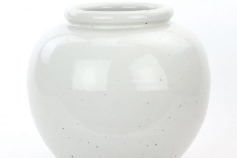 RZPI20     Jingdezhen pure hand made antique ceramic with monochrome glaze vase