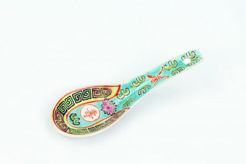 RZPV05   Green color famille rose longevity ceramic spoon