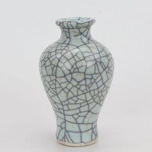 RYXC18-K Shengjiang Longquan celadon geyao crack glaze fishtail vases small vases