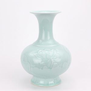 RZCK02 Jingdezhen Color glaze bean green shadow green carving lotus vase