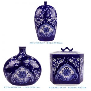 RXCE-4495-DC119 Blue and white blue flower leaf pattern flat belly tip mouth ceramic ornament