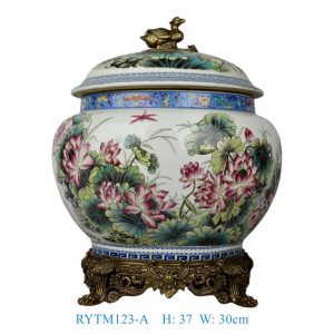 RYTM123-A Qing Dynasty Qianlong Famille Rose Lotus Pattern Brass-Trimmed Double-Handled Lidded Jar for Villa Home Decor
